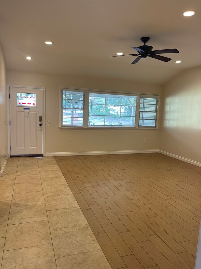 Building Photo - 1538 Zara St