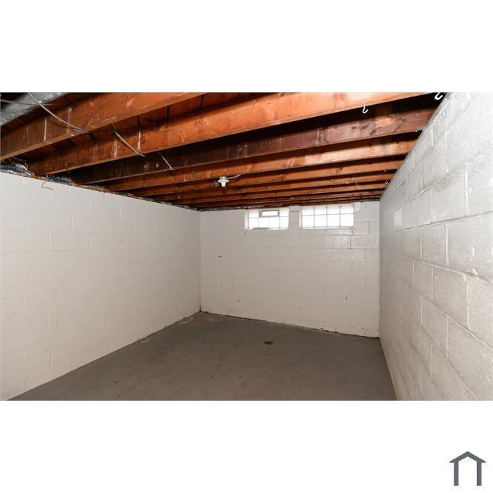 12328 Grannis Rd Garfield Heights, OH 44125 – photo 5