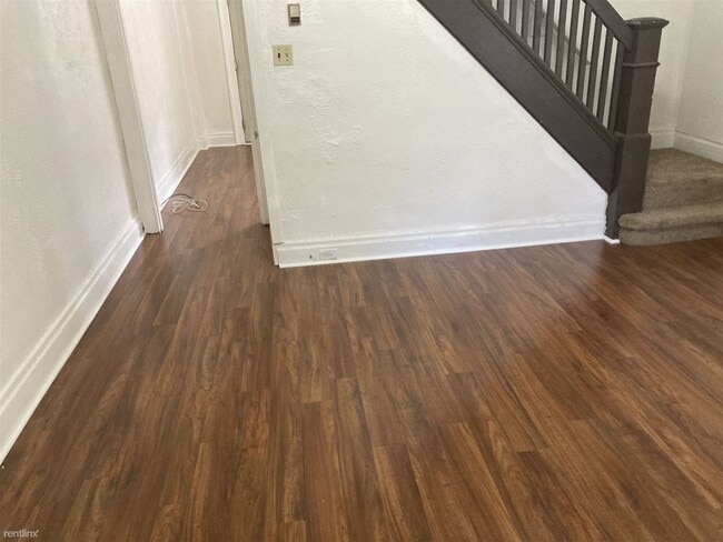 Building Photo - 2 br, 1 bath House - (Crafton Heights) Lar...