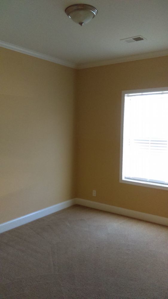 Building Photo - 250 off FIRST MONTH RENT MOVE IN SPECIAL