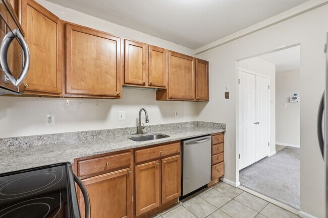 Building Photo - 6230 Edsall Rd