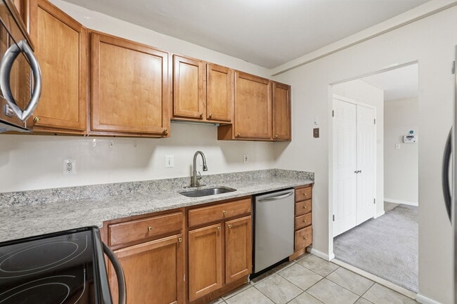 Foto del edificio - 6230 Edsall Rd