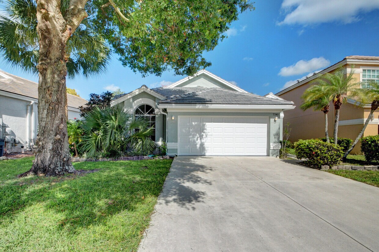 Foto principal - 7390 Ashley Shores Cir