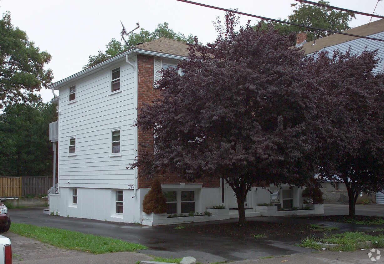 Primary Photo - 76 Farrington St