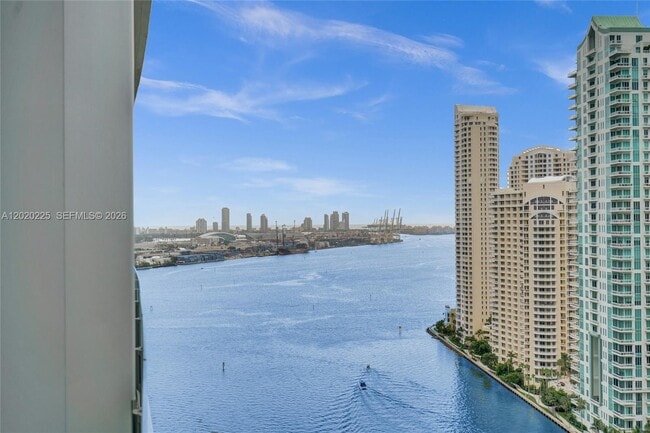 Foto del edificio - 300 Biscayne Blvd Way