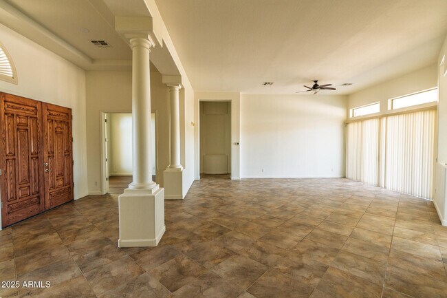 Foto del edificio - 17941 W Cheryl Dr