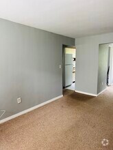 Building Photo - 9 Clarmore Dr