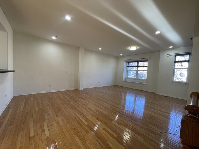 Foto del edificio - 4702 N Lamon Ave