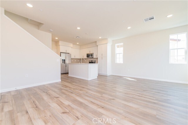Building Photo - 425 Verna St