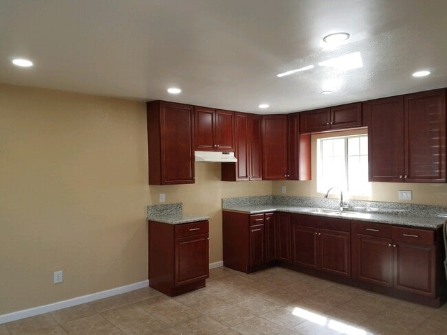 Kitchen/Living room combo - 1825 E 64th St