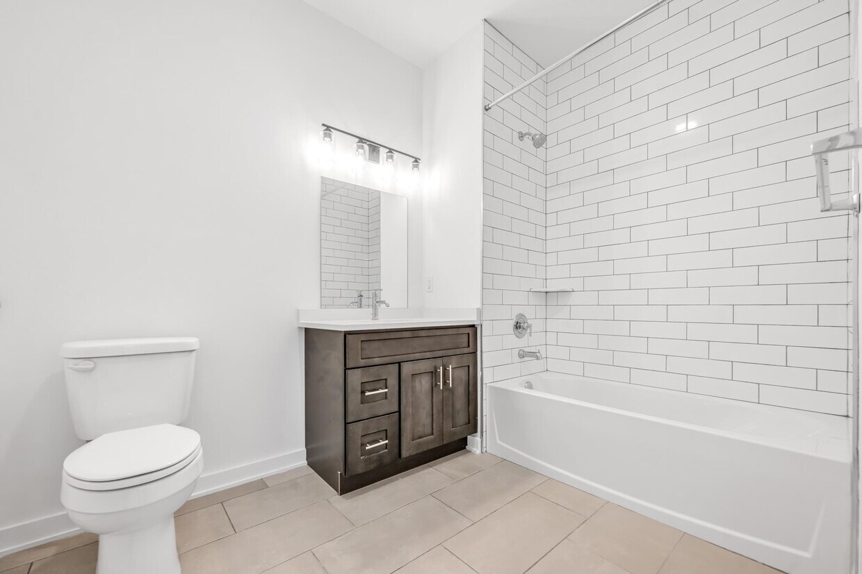 Foto del edificio - 315 Railroad Ave