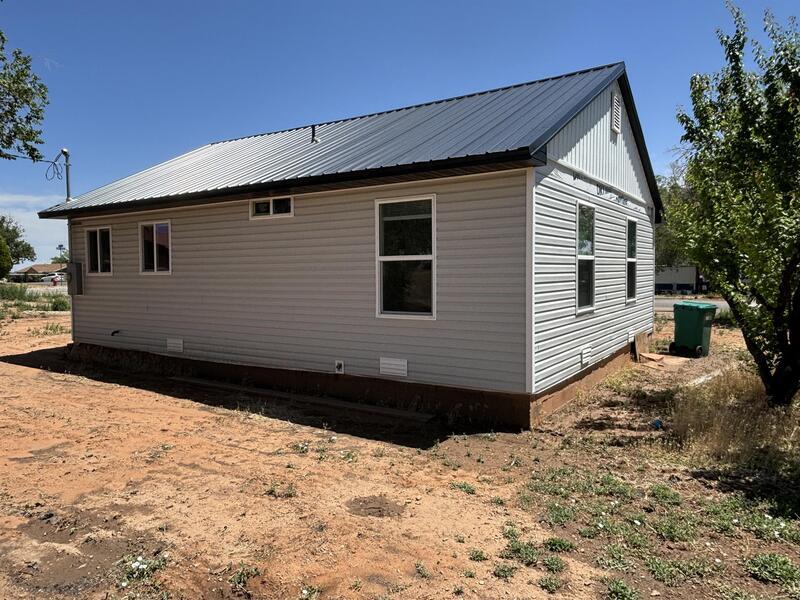 Building Photo - 93 E 400 S