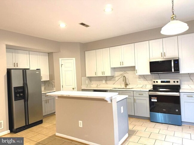 Building Photo - 4073 Britwell Pl