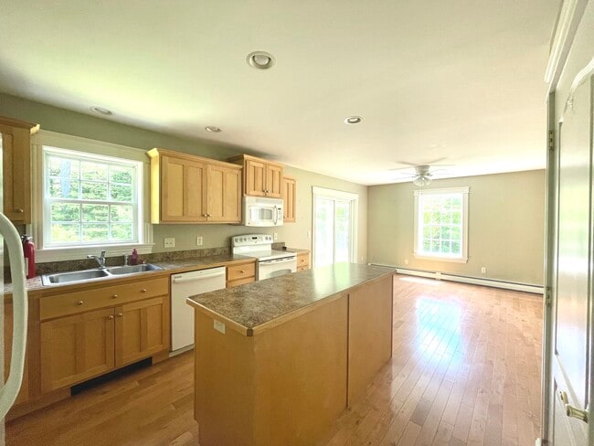 Building Photo - 31 Sergeant Ln