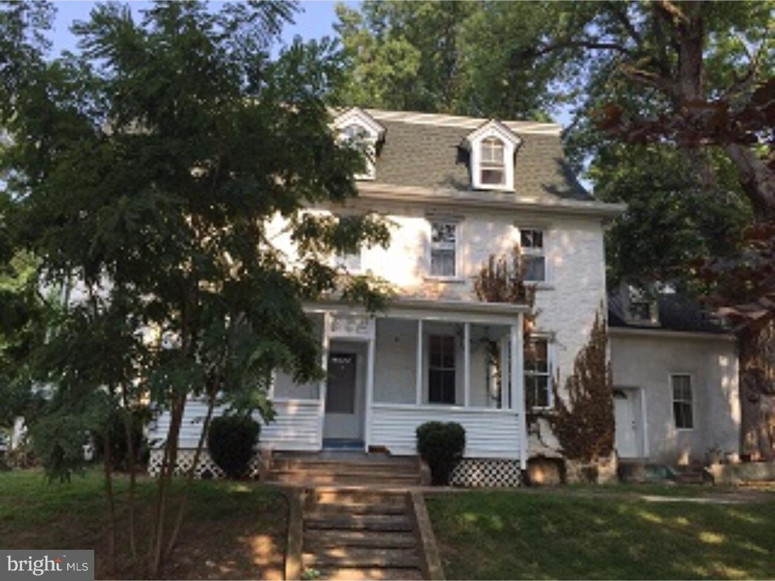 Primary Photo - 103 Green St