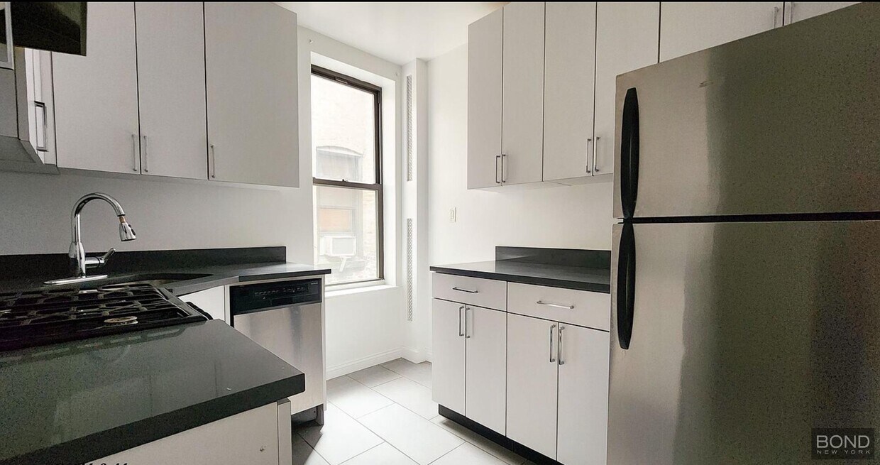 Primary Photo - 109 E 88th St