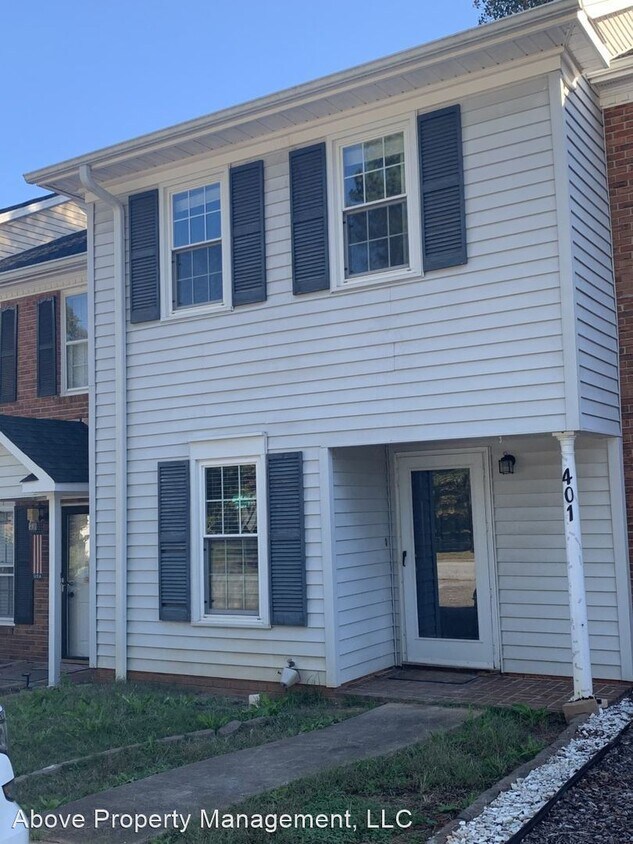 Primary Photo - 2 br, 2.5 bath House - 401 Royal Oak Dr