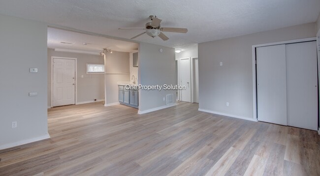 Building Photo - 1050 Durbin St