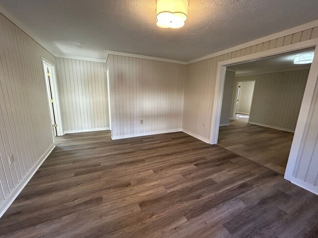 Foto del edificio - 229 N Church Ave