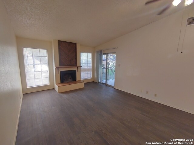 Building Photo - 14418 Castlebury Dr