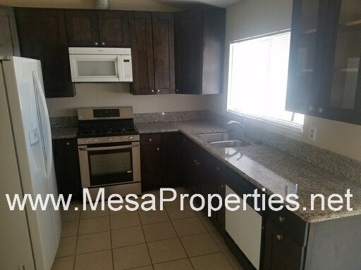 Foto del edificio - 3 Bedroom, 2 Bathroom Home in Victorville!