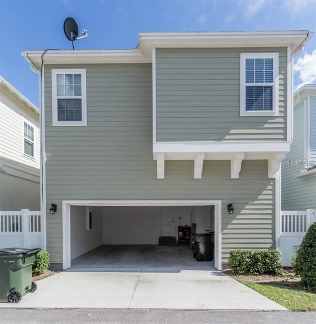 Building Photo - 1596 Castile St