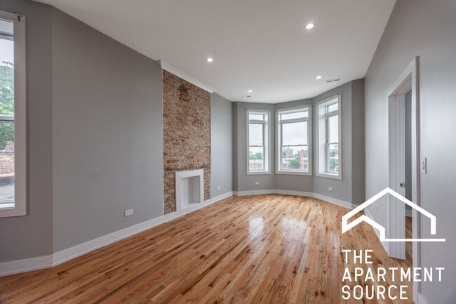 Photo - 3328 W Congress Pkwy Apartment