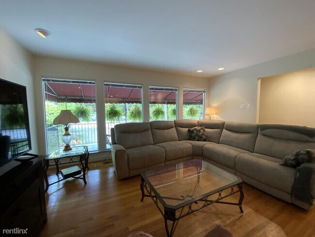Foto del edificio - 5407 Beacon St
