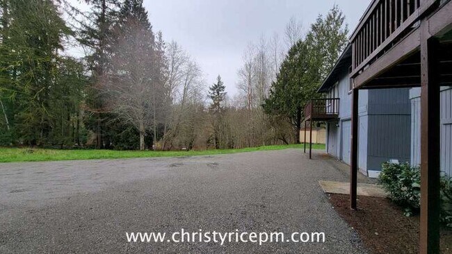 Foto del edificio - 26816 NE Ames Lake Rd
