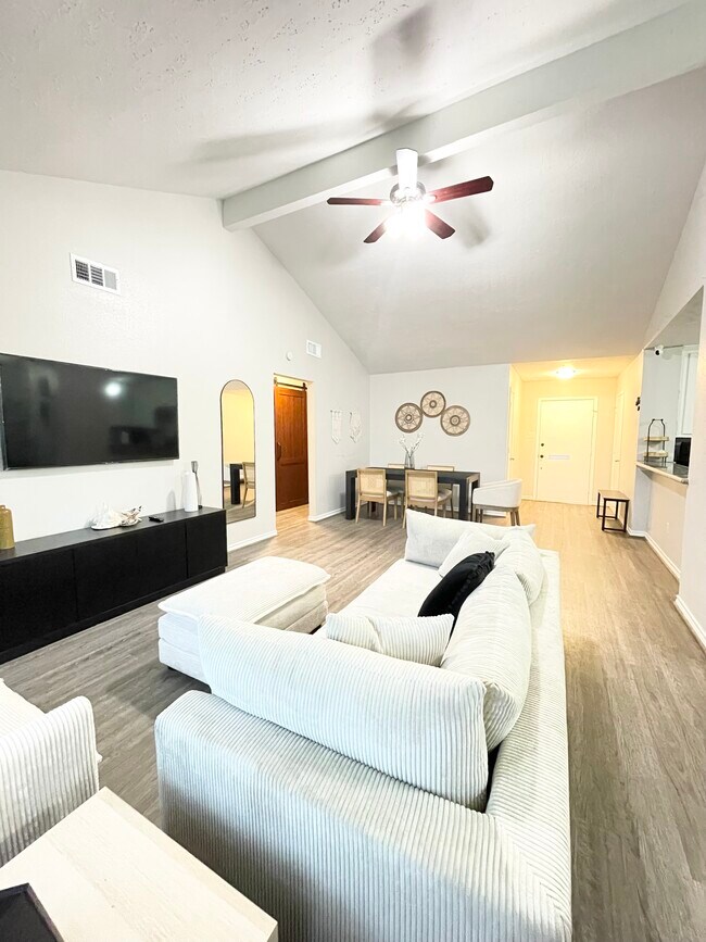 Foto del edificio - 23915 Silversmith Ln