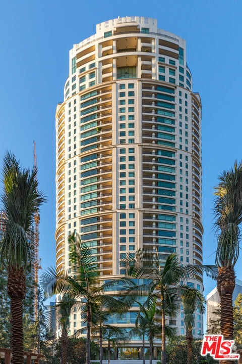 Building Photo - 1 W Century Dr