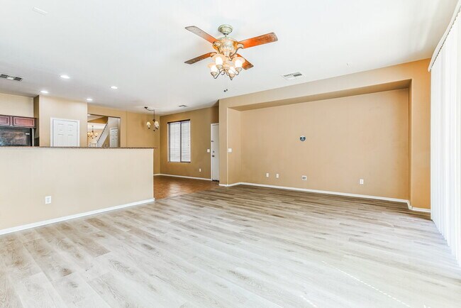 Foto del edificio - 3845 E Fairview St