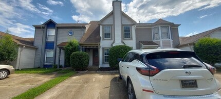 Building Photo - 762 Goodard Dr