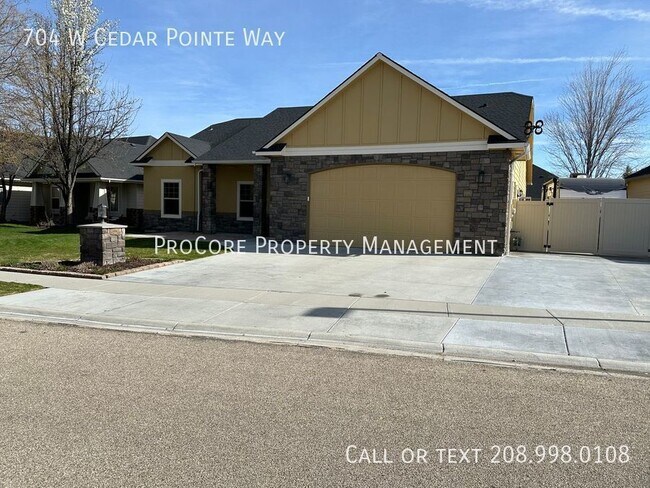 Building Photo - Fresh on the Rental Market! 3 bedroom 2 ba...