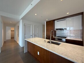 Building Photo - 75 Park Ln S