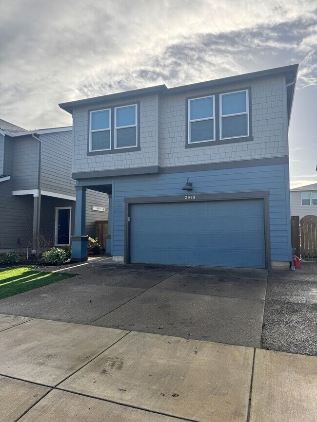 Foto del edificio - 4 Bedroom, 2.5 bath, newer home in desirable location!!