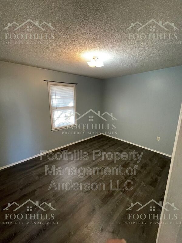 Foto del edificio - 301 Kingsboro Rd