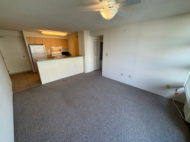 Building Photo - 1315 Kalakaua Ave