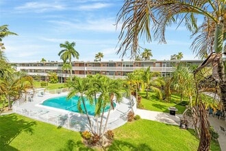 Building Photo - 141 NE 10th Ave