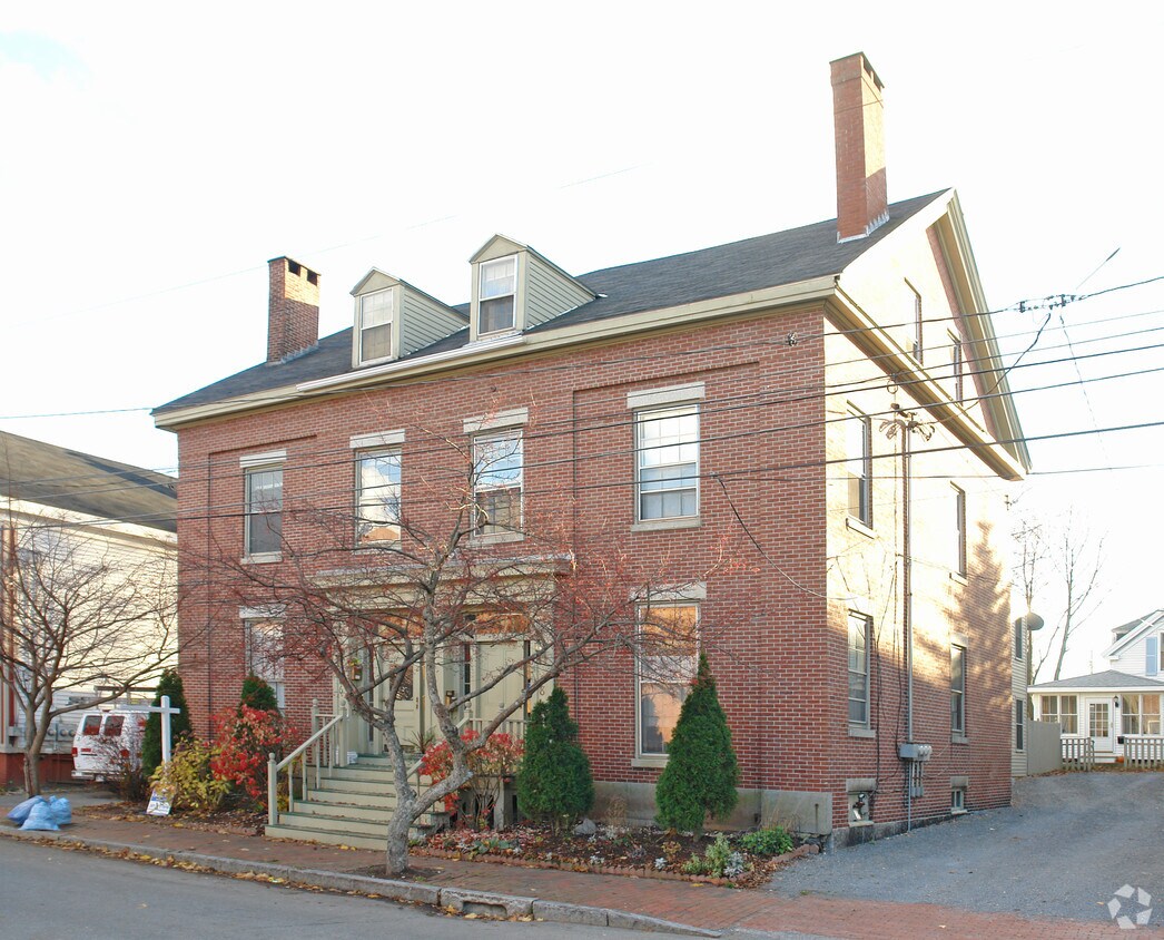 Primary Photo - 86 Winter St
