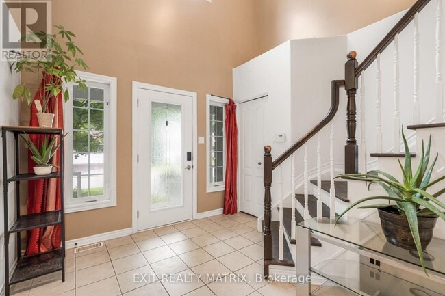 Building Photo - 67 Renoir Dr