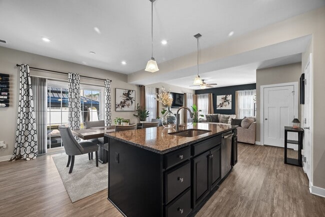 Foto del edificio - Charming two-story, 4-bedroom, 3-bathroom home.