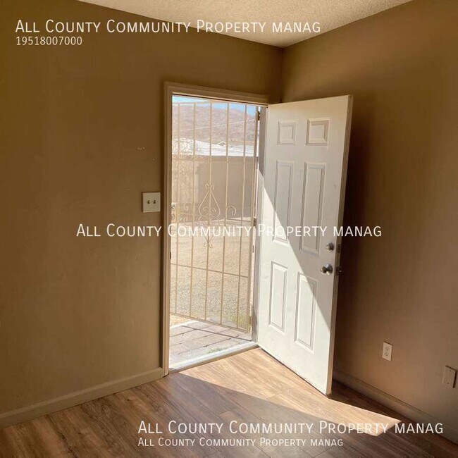 Building Photo - 6080 Daisy Ave