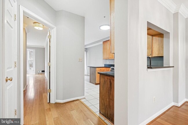 Foto del edificio - 1577 Leeds Castle Dr