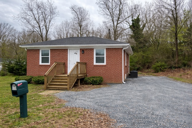 Building Photo - 102 Linda Dr