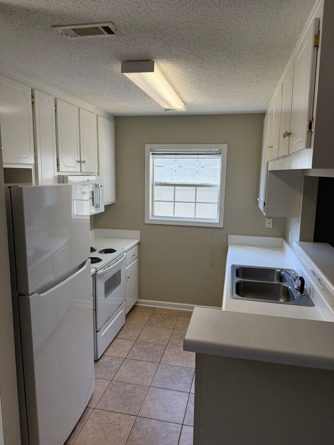 Building Photo - 111 Woodberry Dr