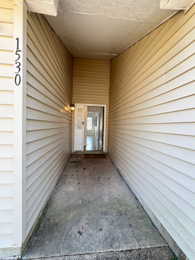 Foto del edificio - 1530 Hummingbird Ln