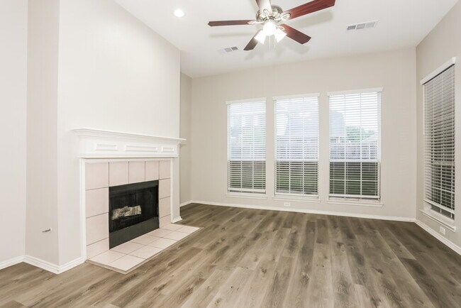 Foto del edificio - 4617 Seneca Dr