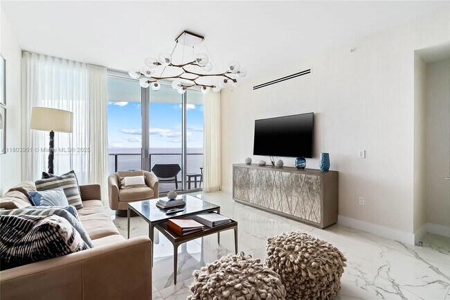 Foto del edificio - 15701 Collins Ave