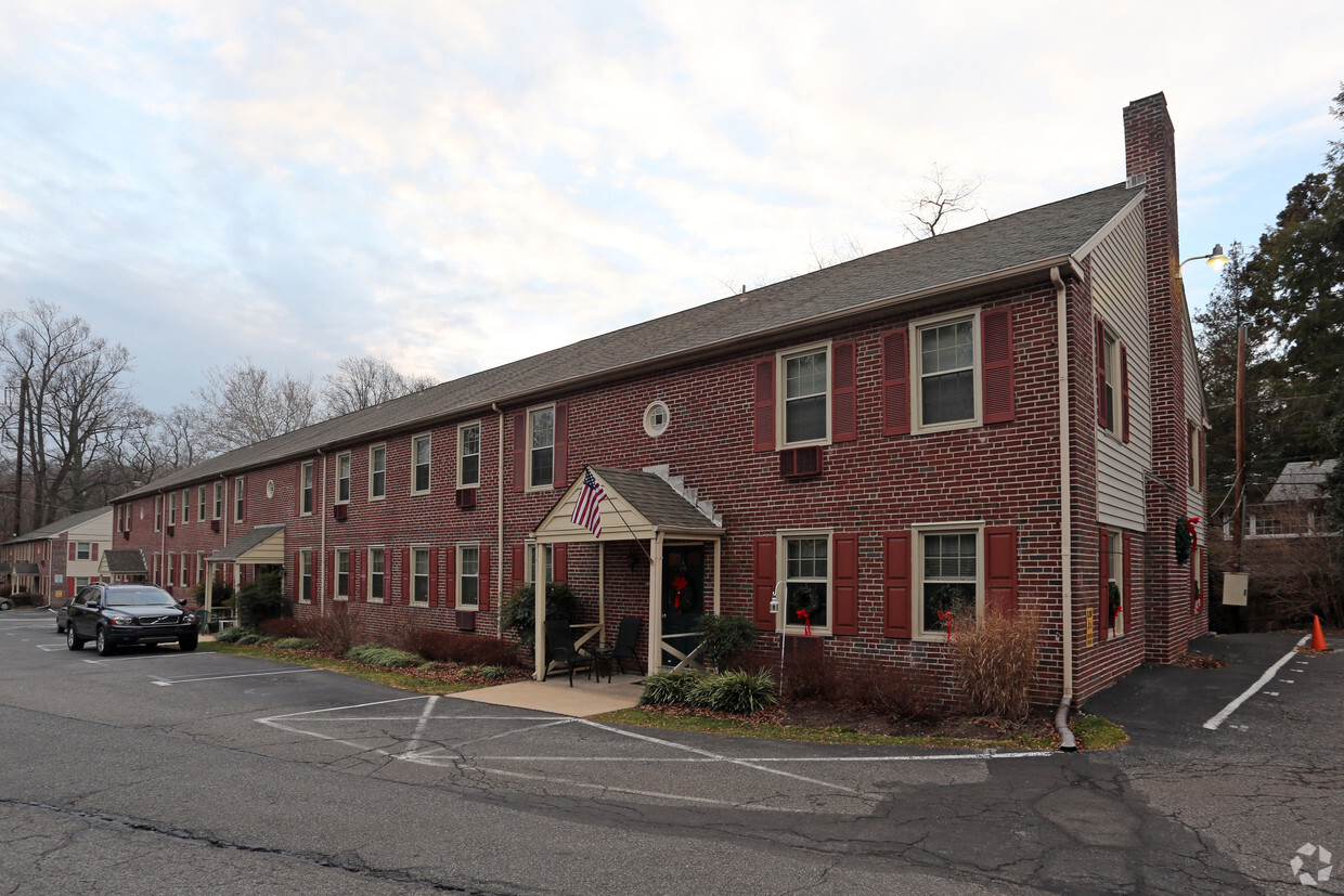 Building Photo - Wallingford Arms Apartments